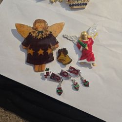 Set of 4 Metal Christmas Pins