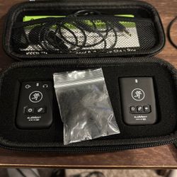Open Box Mackie EleMent Wave LAV Wireless Microphone System Level 1