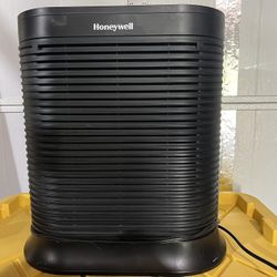  Honeywell True HEPA Portable Air Purifier Allergen Plus Series - Black, HPA100