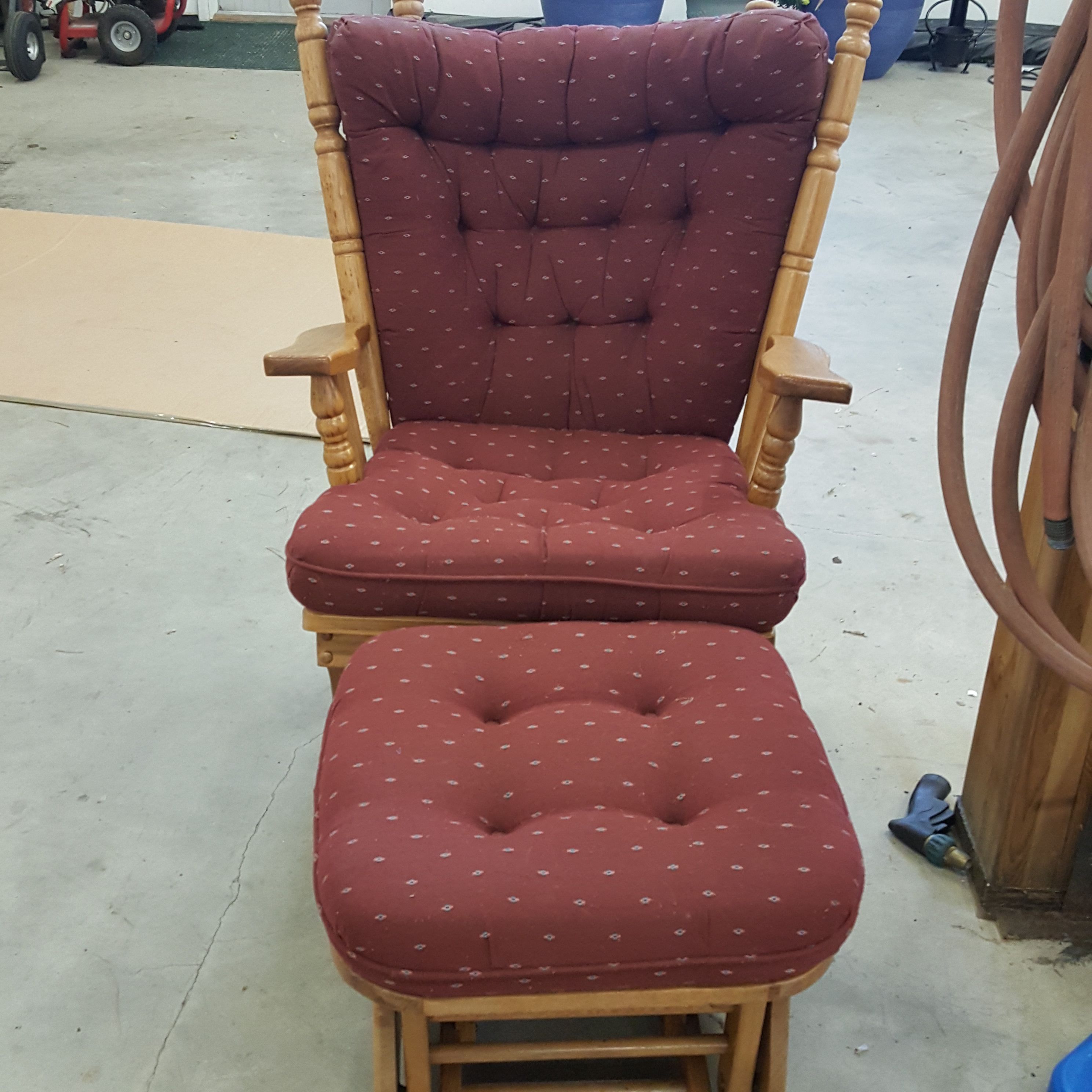 Rocking chair/ ottoman