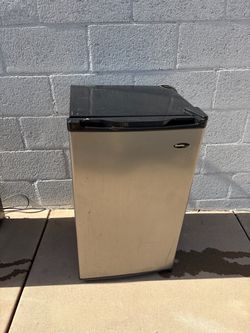 Mini fridge