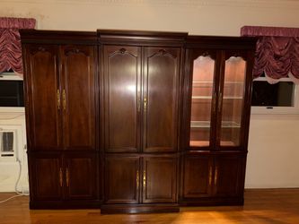 Traditional Cherry Wood Wall Unit / Entertainment Center with Lighted Display Cabinets