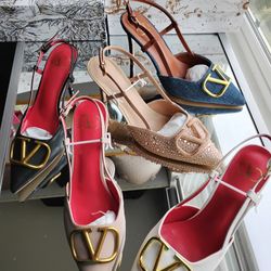 Valentino Pumps 👉Swipe Slides See Photos Details ⬇️Read box 