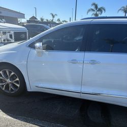 CHRYSLER PACIFICA 2017 LIMITED EDITION W TVS 