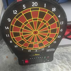 Arachnid dart board