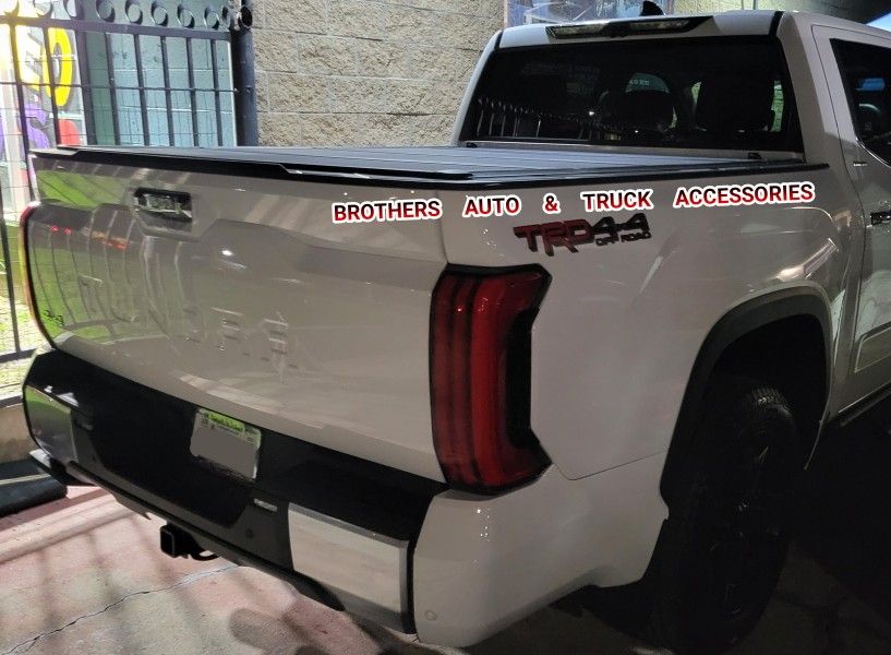 Tonneau Cover Flush Hard Bed Cover Tri-Fold Matte Finish  Bakflip MX4 Tapaderas Al Raz 