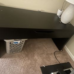 Black Desk