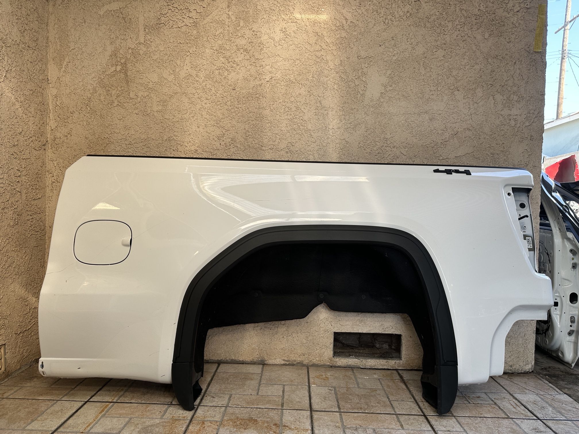 2019 - 2024 GMC SIERRA 1500 LEFT DRIVER SIDE QUARTER PANEL LONG BED OEM
