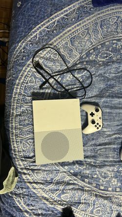 Xbox One S + Controller – Broken