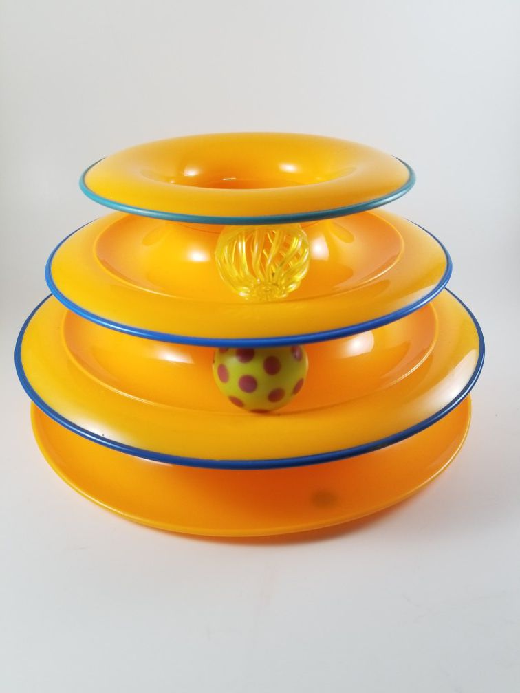 Cat toy 3 tiers with 2 balls