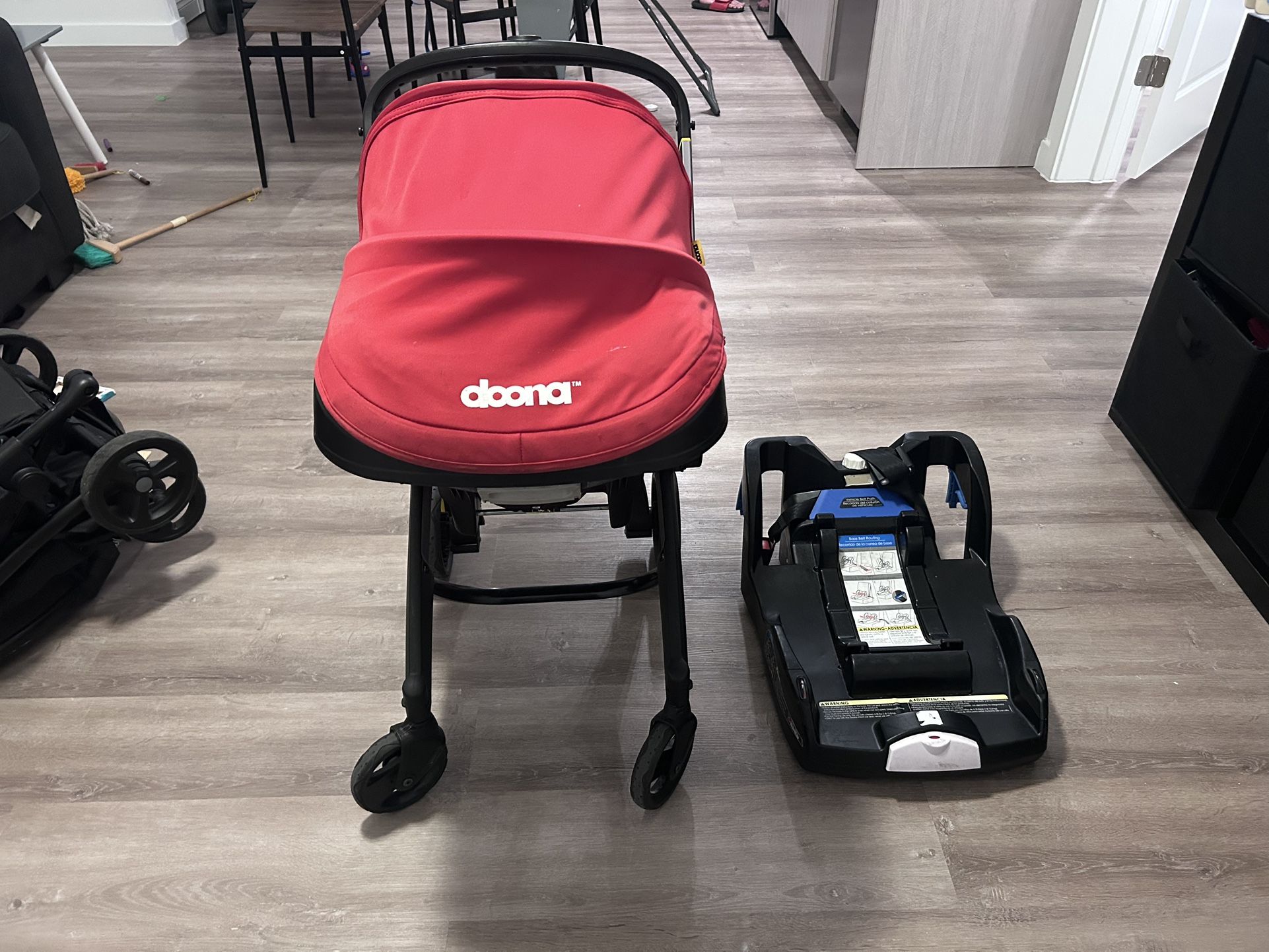 Doona stroller with base