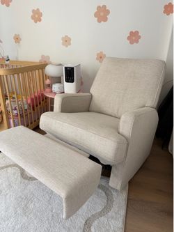 Recliner glider chair