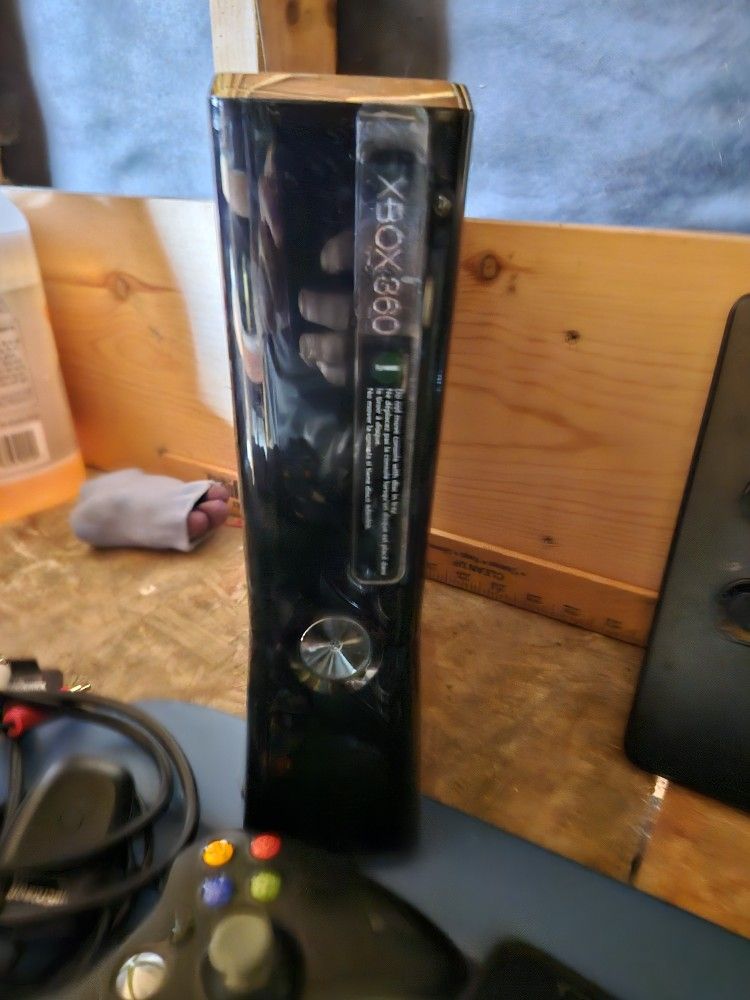 XBox 360 Game Console & Accessories