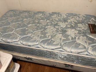 Trundle Bed With Frame, Sheets, Bed Spread And Pillow Case