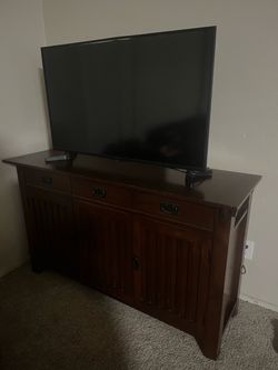 TV stand and TV