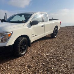 2017 Nissan Titan