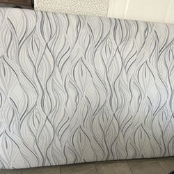 A SERTA Perfectsleeper memory foam mattress. full size.