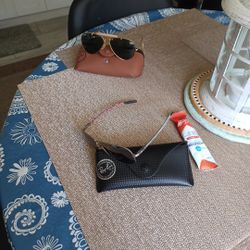 2 Pair Ray Ban Glasses 1 Pair Worth 120 Other $319 Take Both $225