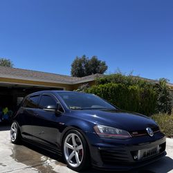 OEM Porsche Macan 18” Wheels