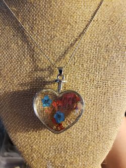 Red and blue flower heart pendant