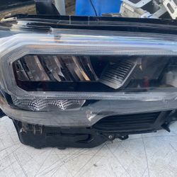2016-2023 Toyota Tacoma Sport Headlight Rh Side Passanger Side 