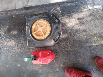 Gas And Oil Can For Waist