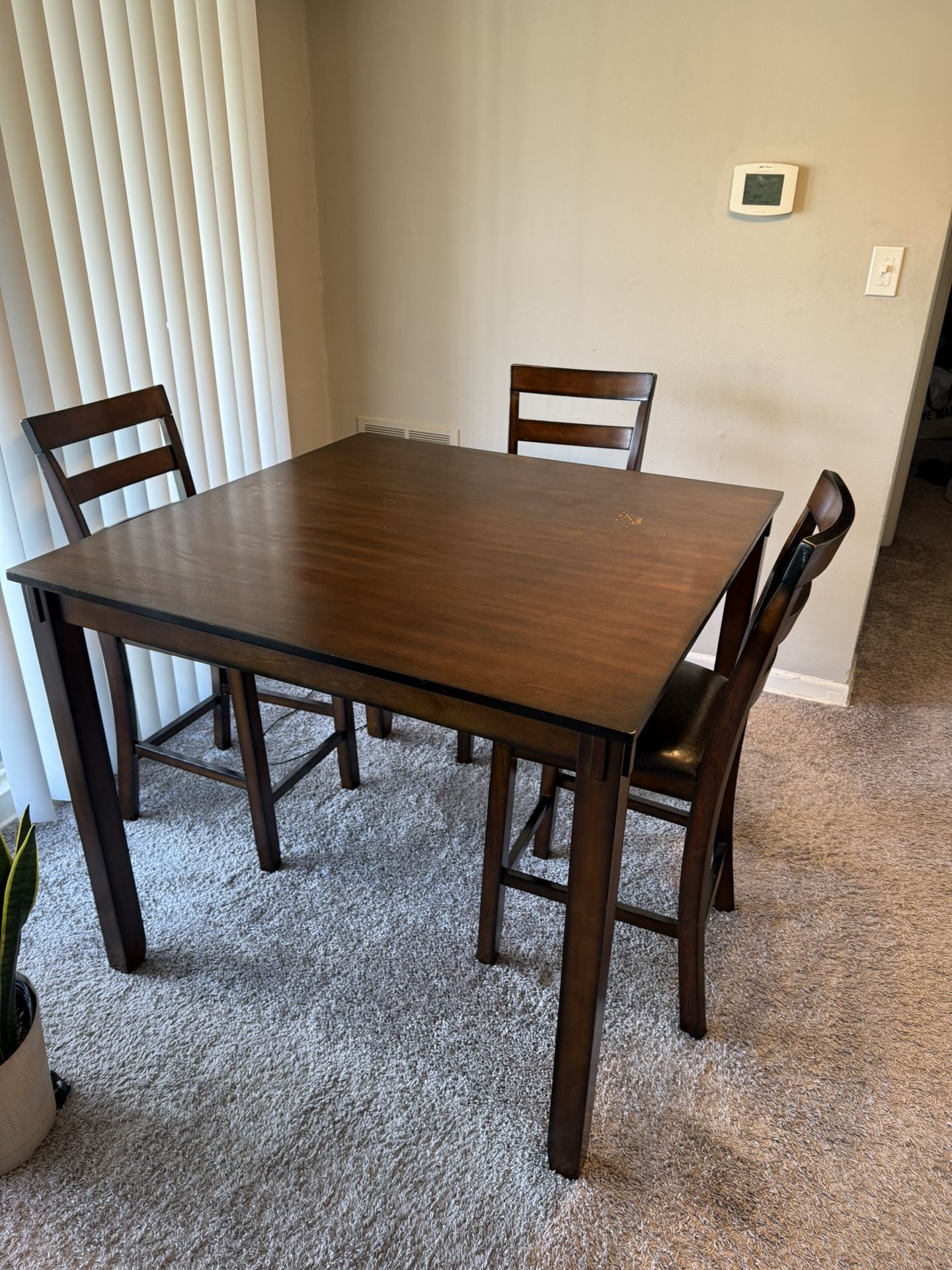 Kitchen Table With 3 Chairs