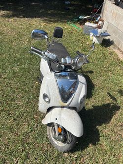 White/black Gas-Powered Moped Scooter