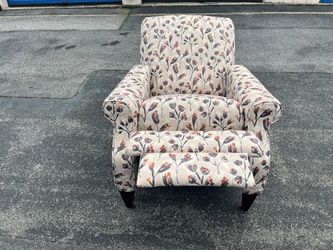 LAZYBOY PUSH BACK RECLINER CHAIR