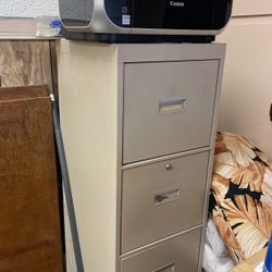 Four Drawer filing cabinet