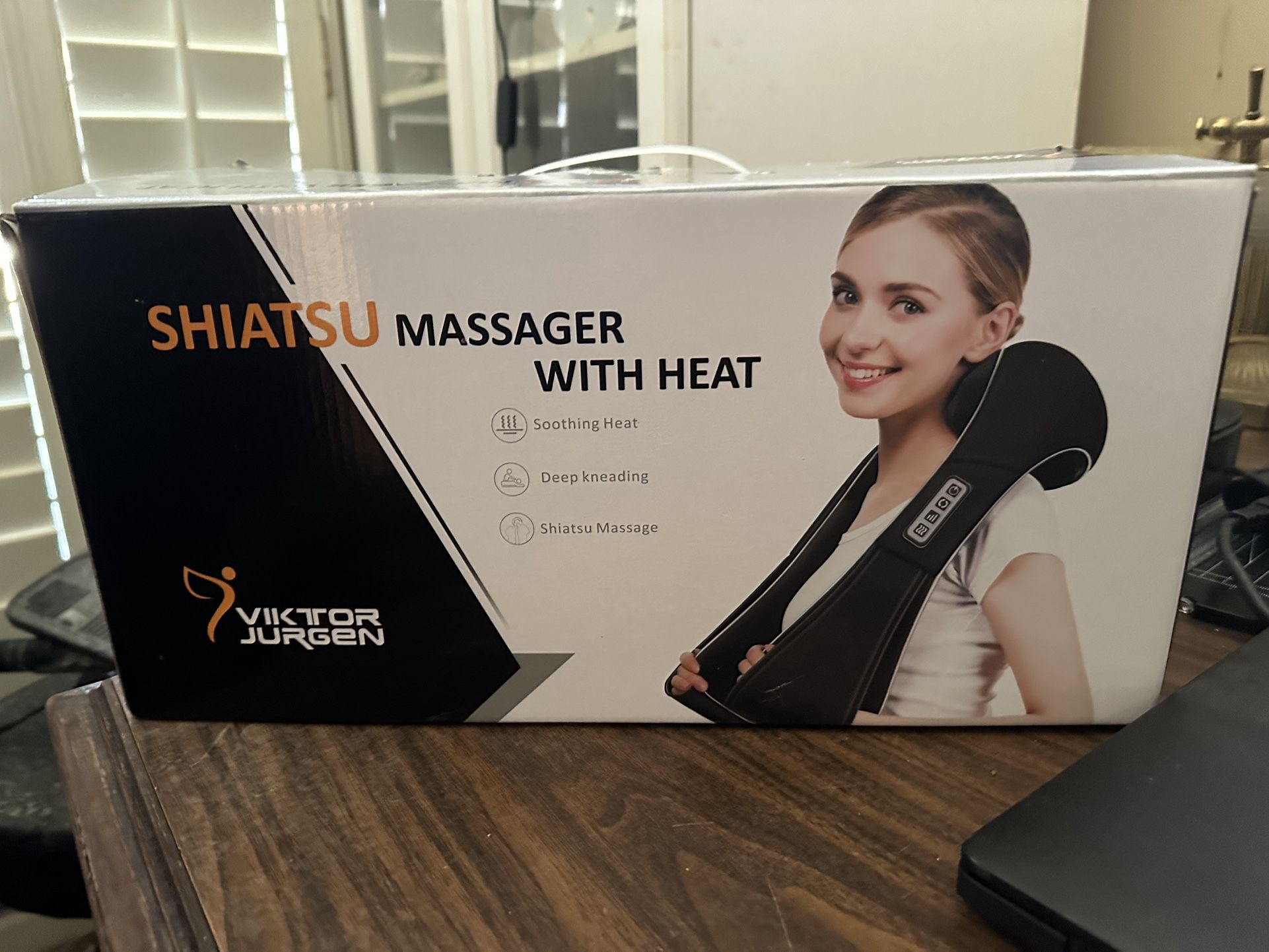 BRAND NEW IN BOX - NEVER USED VICTOR JURGEN SHIATSU MASSAGER WITH HEAT