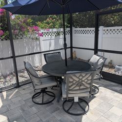 Outdoor Patio Set With Umbrella 