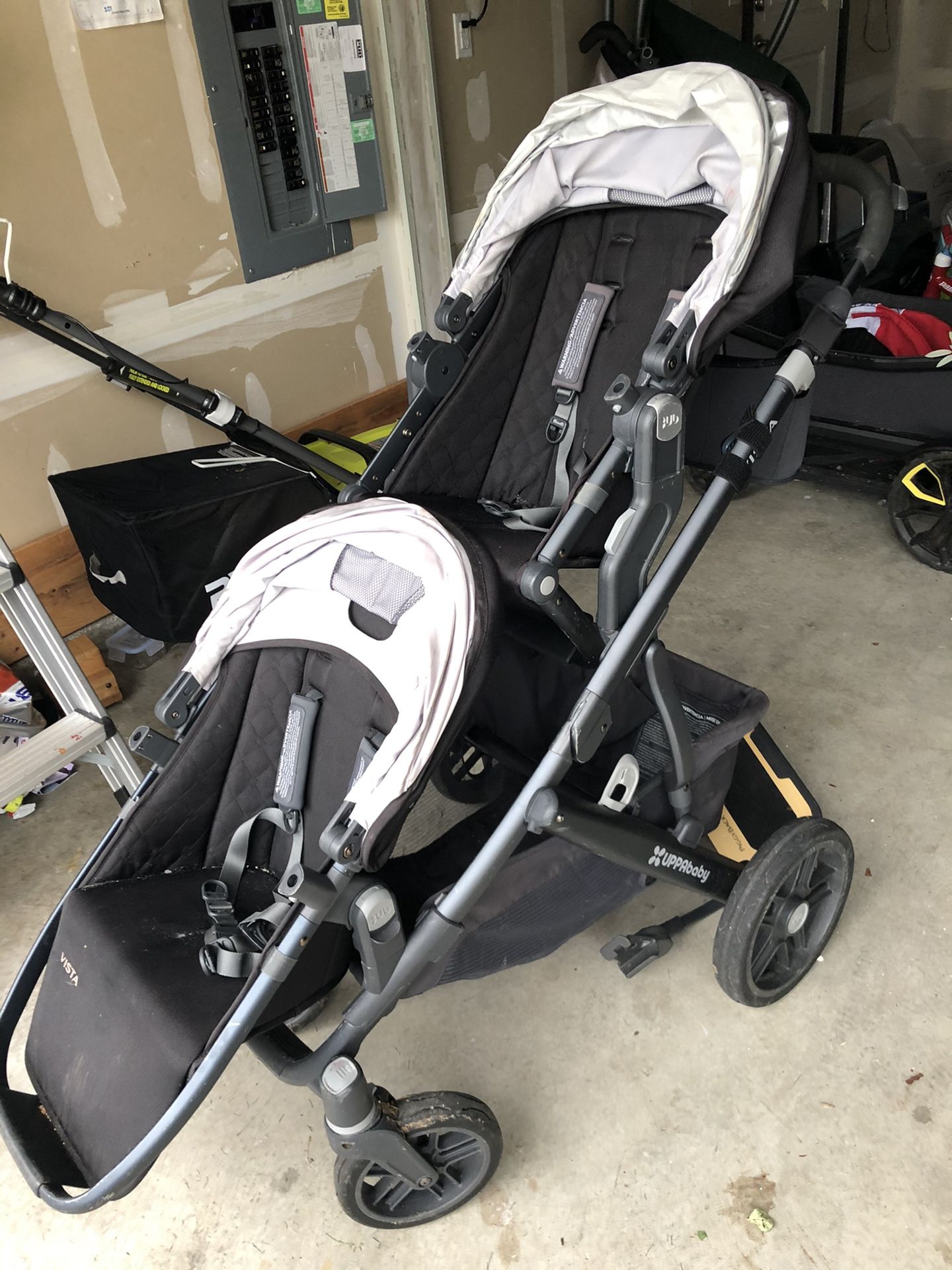 Near perfect condition 2016 UppaBaby Vista
