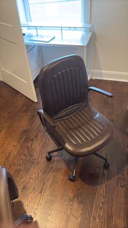 Basic Black Rolling Office Chair - Unbranded