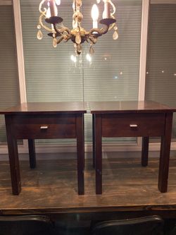 2 Night stands