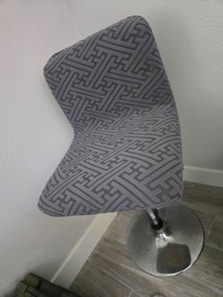 3 adjustable bar stools