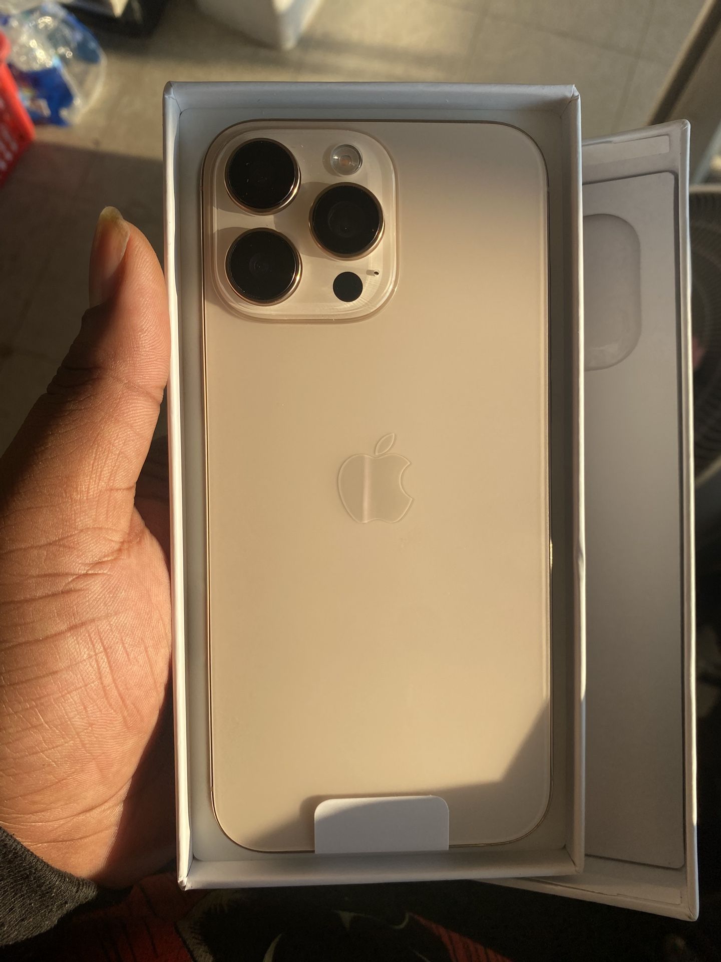 iPhone 16 Pro Max 