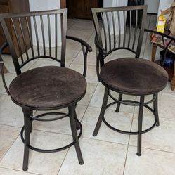 Swivel Bar Stool 
