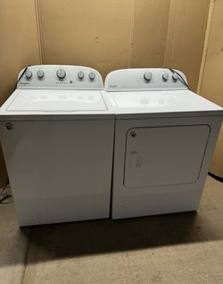 Whirlpool Washer And Gas Dryer Laundry Set