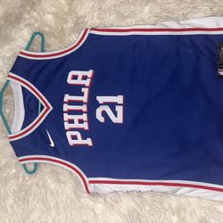 Kids sports jersey size large