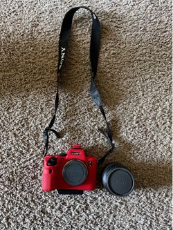 Sony a7 III with the Sony FE 28–70mm kit lens
