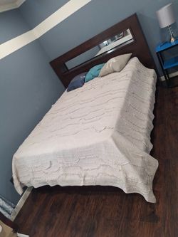 Queen bed n mattress