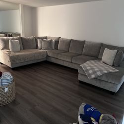 $4,700 Brand New (never Used) Ashley Furniture L-shaped Large Sofa