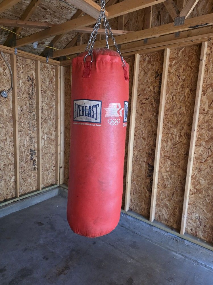 Punching Bag With Chain And Hook