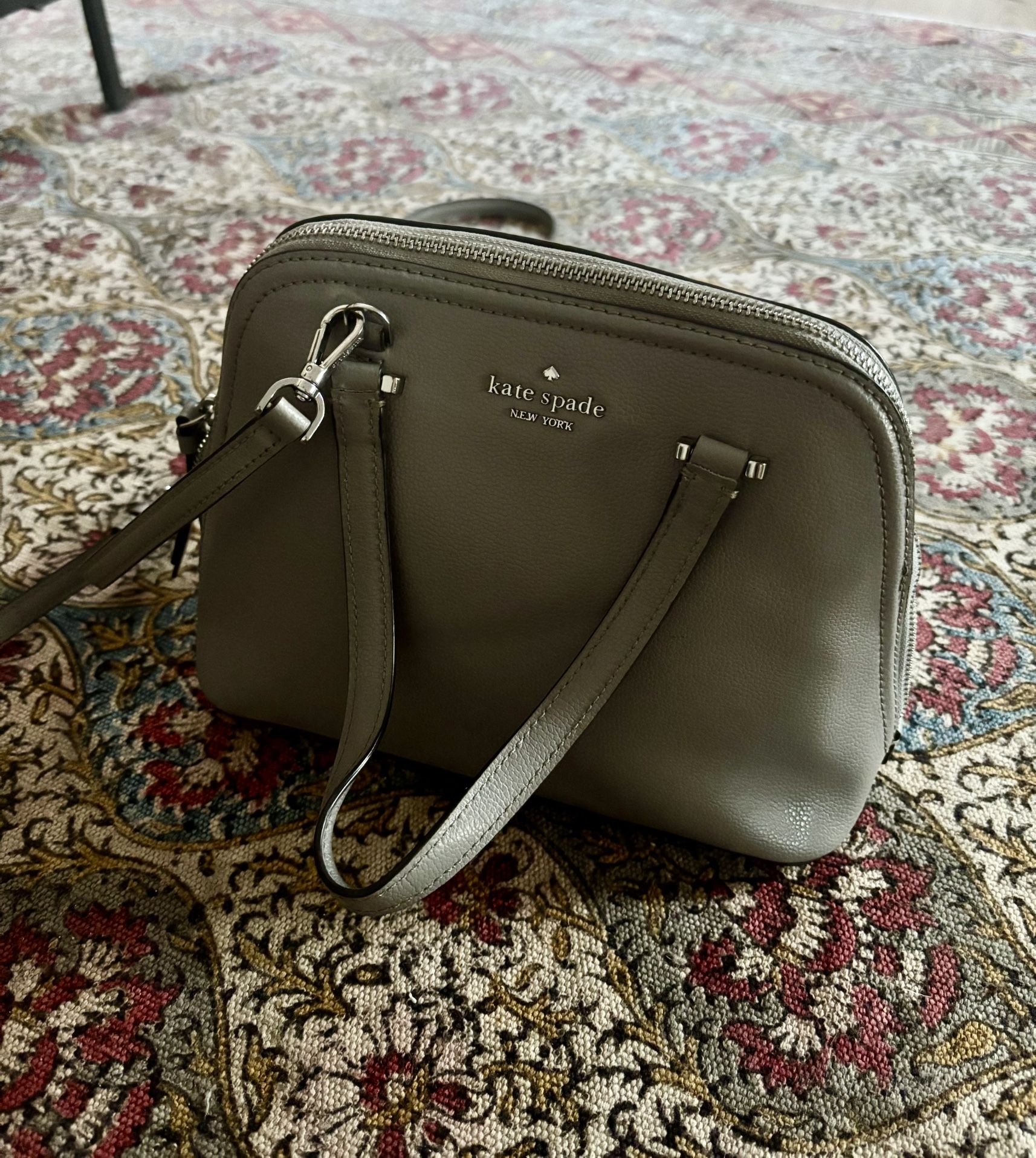 LOW PRICE MOVING- KATE SPADE $350 + TAX LEATHER CROSSBODY GRAY PURSE