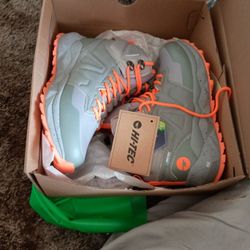 Hi Tec New Balance Shoes Hiking/Waterproof