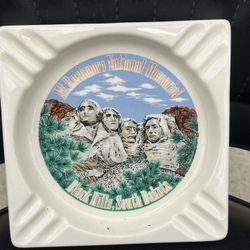 Mt Rushmore Ashtray 