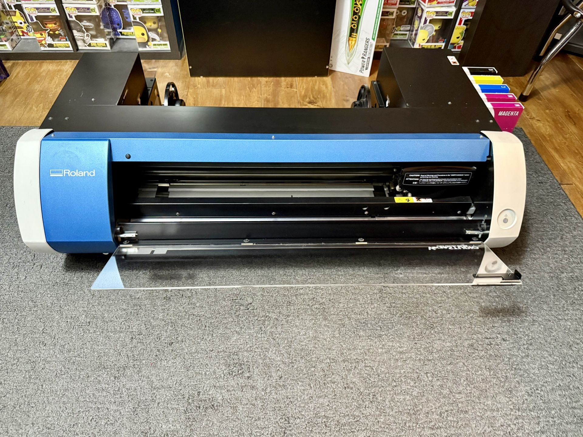 Roland 20" Desktop Inkjet Printer/Cutter - VersaStudio BN-20