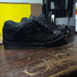 Globe Skate Shoes Size 10