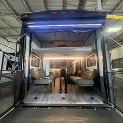 Toy Hauler (30 Feet) 2023 RV Sandstorm 306GSLR